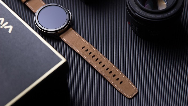 vivo首款Watch抢先开箱评测，精钢表盘和真皮表带会有怎样的体验？
