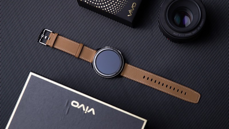 vivo首款Watch抢先开箱评测，精钢表盘和真皮表带会有怎样的体验？