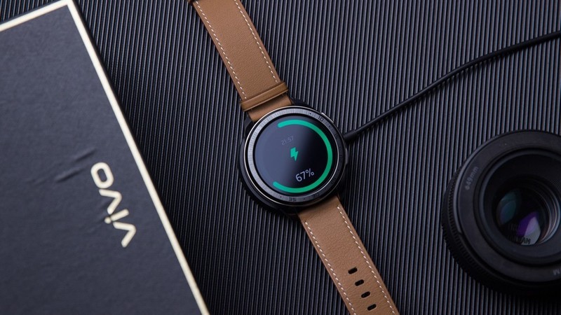 vivo首款Watch抢先开箱评测，精钢表盘和真皮表带会有怎样的体验？