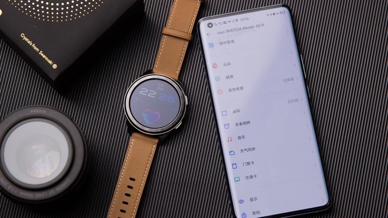 vivo首款Watch抢先开箱评测，精钢表盘和真皮表带会有怎样的体验？