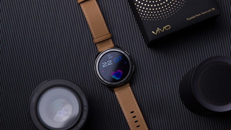 vivo首款Watch抢先开箱评测，精钢表盘和真皮表带会有怎样的体验？