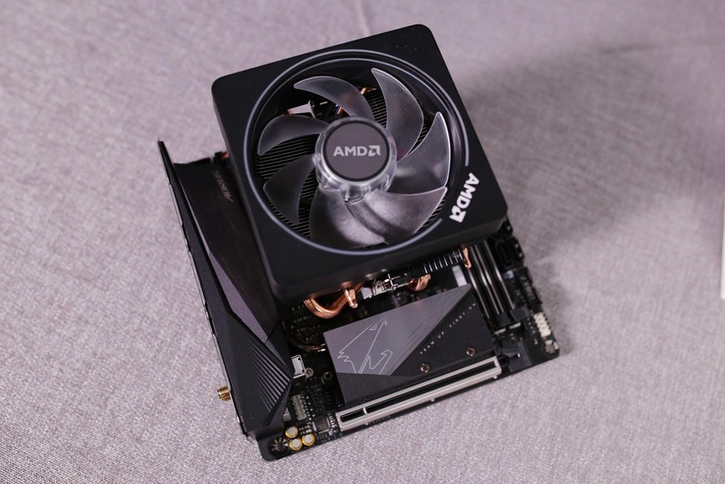 ITX装机实录！AMD锐龙R5 3600配RX5700XT桌面小钢炮