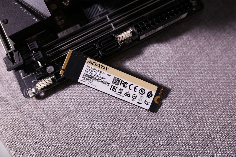 ITX装机实录！AMD锐龙R5 3600配RX5700XT桌面小钢炮