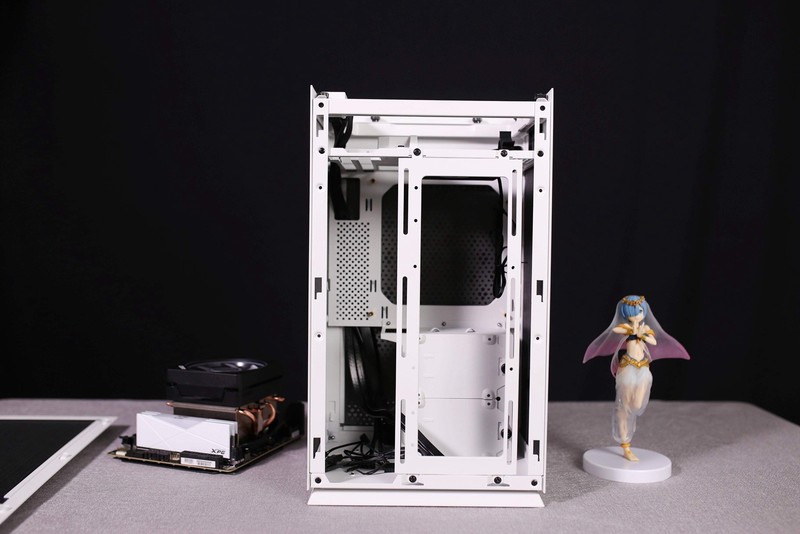 ITX装机实录！AMD锐龙R5 3600配RX5700XT桌面小钢炮