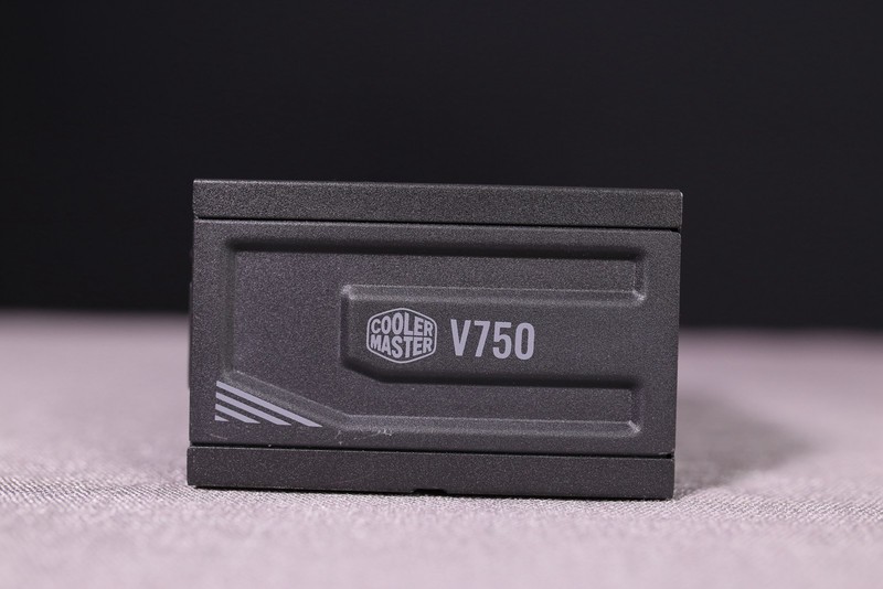 ITX装机实录！AMD锐龙R5 3600配RX5700XT桌面小钢炮