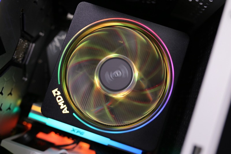 ITX装机实录！AMD锐龙R5 3600配RX5700XT桌面小钢炮