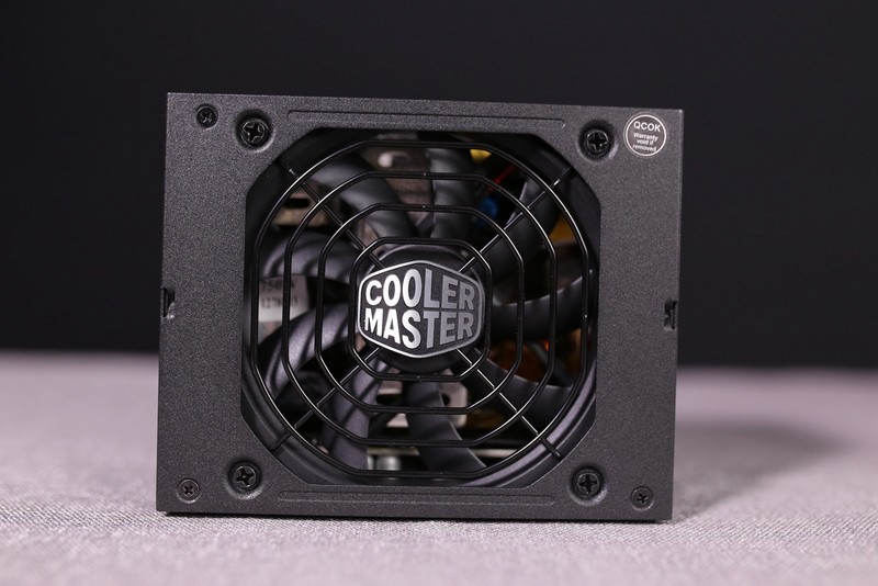 ITX装机实录！AMD锐龙R5 3600配RX5700XT桌面小钢炮