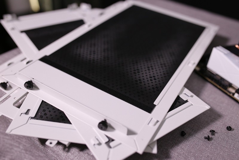 ITX装机实录！AMD锐龙R5 3600配RX5700XT桌面小钢炮