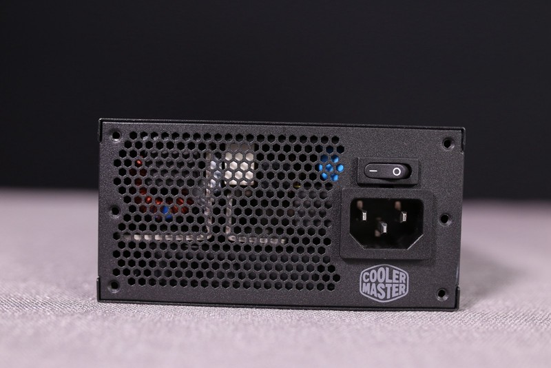 ITX装机实录！AMD锐龙R5 3600配RX5700XT桌面小钢炮