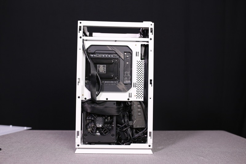 ITX装机实录！AMD锐龙R5 3600配RX5700XT桌面小钢炮