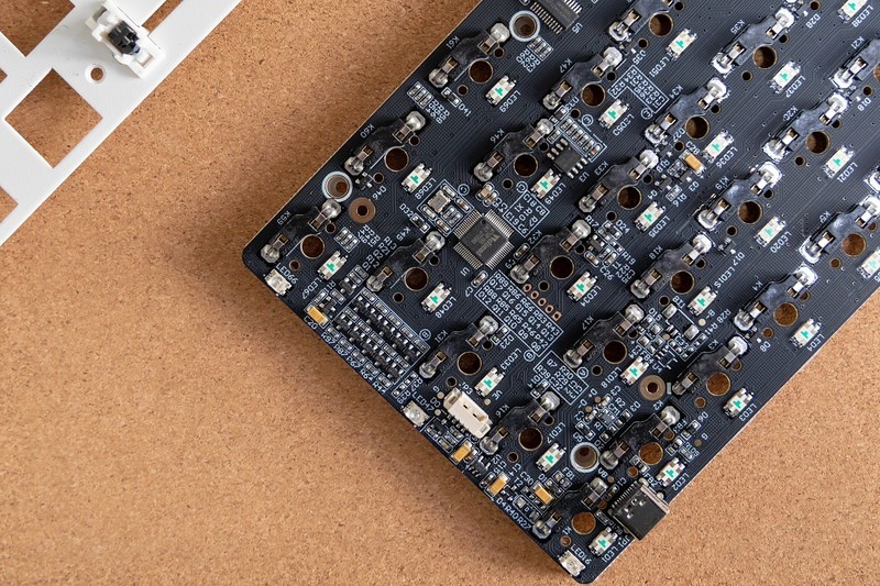 机械键盘也能玩静音，小呆虫Lite Gasket 轻弹版拆解