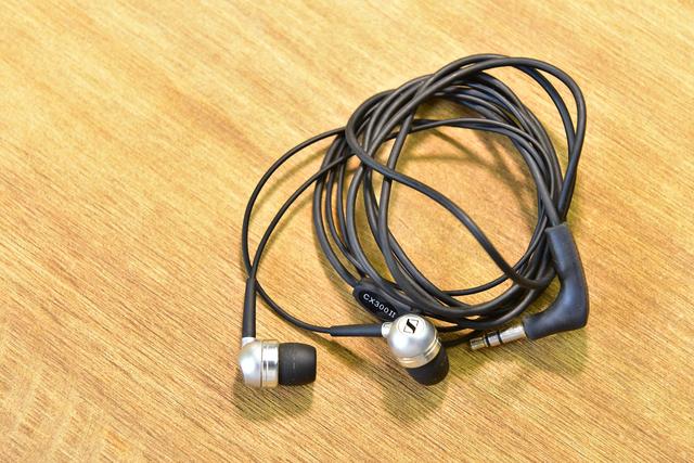 索尼、AKG、森海塞尔等大厂低频耳机对比，预算两三百的可参考