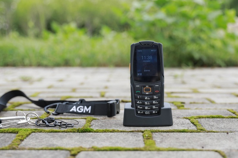 能聊微信、刷抖音的按键机，AGM M7三防智能按键机评测