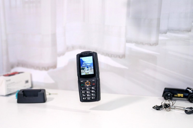 能聊微信、刷抖音的按键机，AGM M7三防智能按键机评测