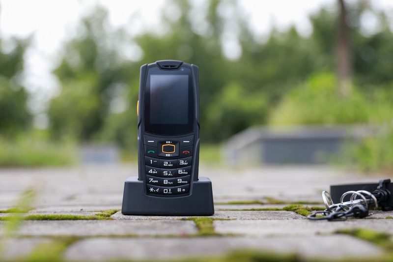 能聊微信、刷抖音的按键机，AGM M7三防智能按键机评测