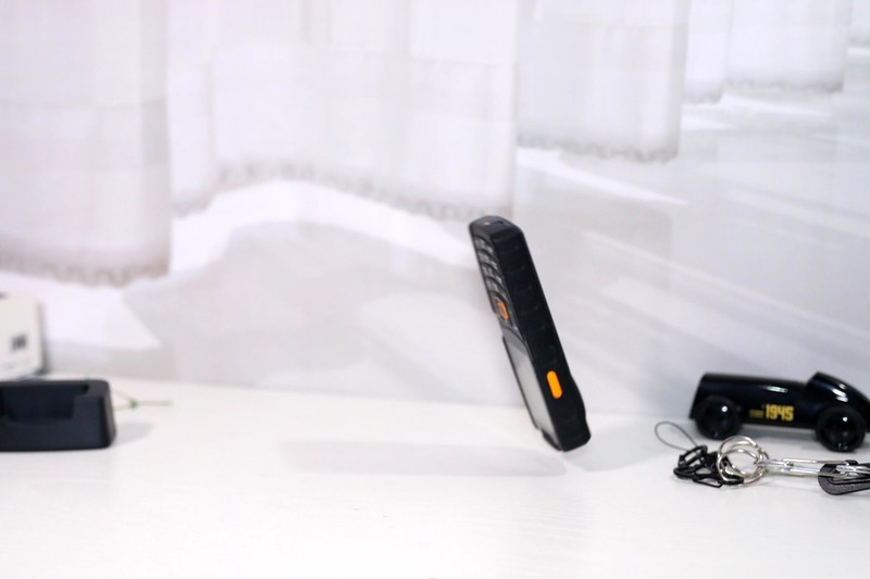 能聊微信、刷抖音的按键机，AGM M7三防智能按键机评测