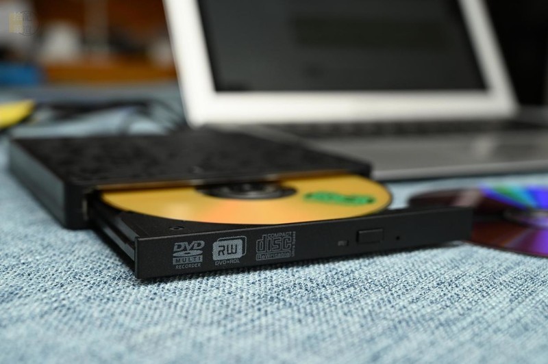 一款简单易用效率低的备份工具，ORICO多功能外置光驱上手