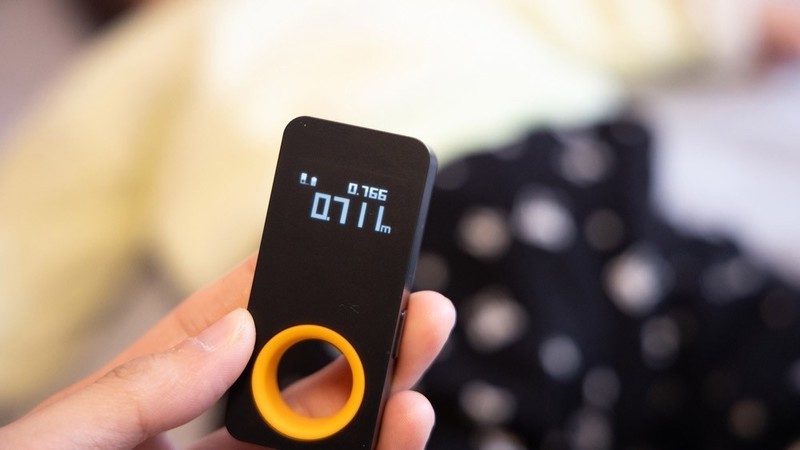 别再用卷尺了，小猴激光测距仪不到1秒测量尺寸