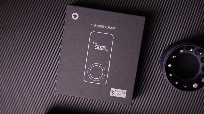 别再用卷尺了，小猴激光测距仪不到1秒测量尺寸