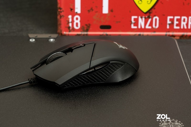 百元游戏鼠标，4200DPI带配重系统，微星CLUTCH GM08上手体验