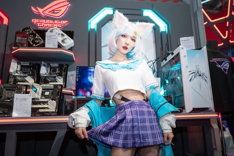 液氮超频+CF对抗赛 华硕主板引爆BW2021