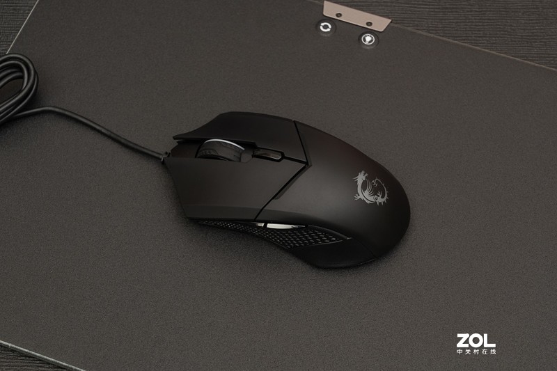 百元游戏鼠标，4200DPI带配重系统，微星CLUTCH GM08上手体验
