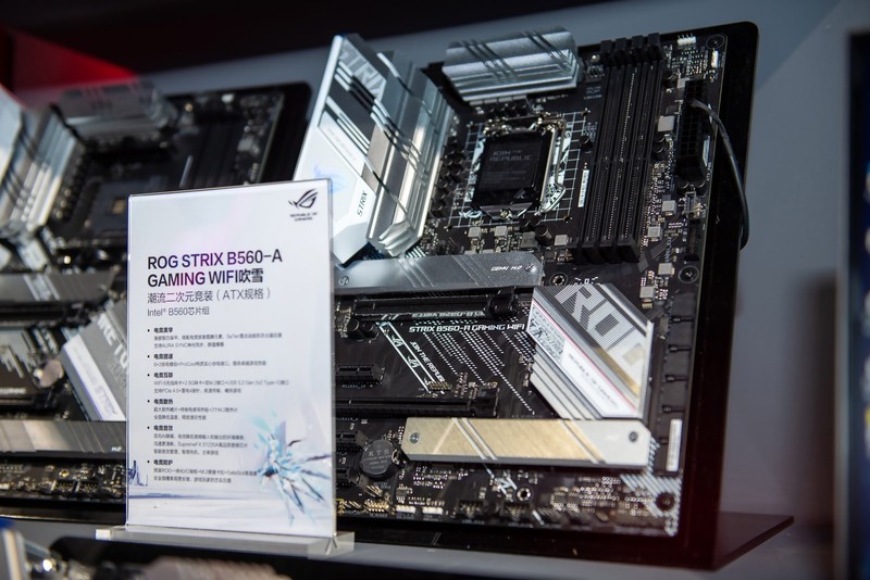 液氮超频+CF对抗赛 华硕主板引爆BW2021