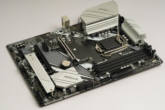 “不带K超频”BFB(低频提升)技术有多大作用？10900/B460装机体验分享