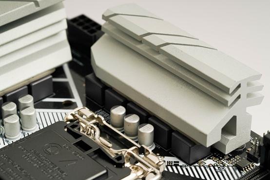 “不带K超频”BFB(低频提升)技术有多大作用？10900/B460装机体验分享