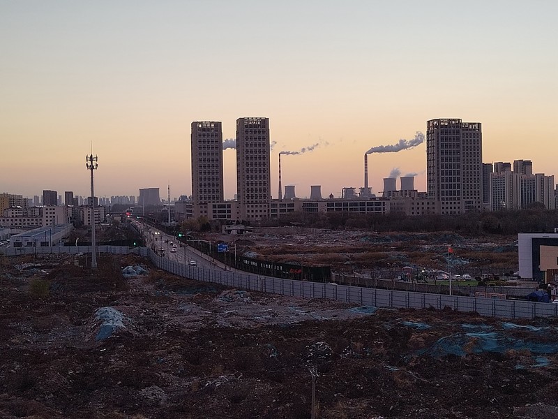 八年诚意 实至名归 直屏超窄边+66W超快充长续航一个都不少-荣耀X30初体验