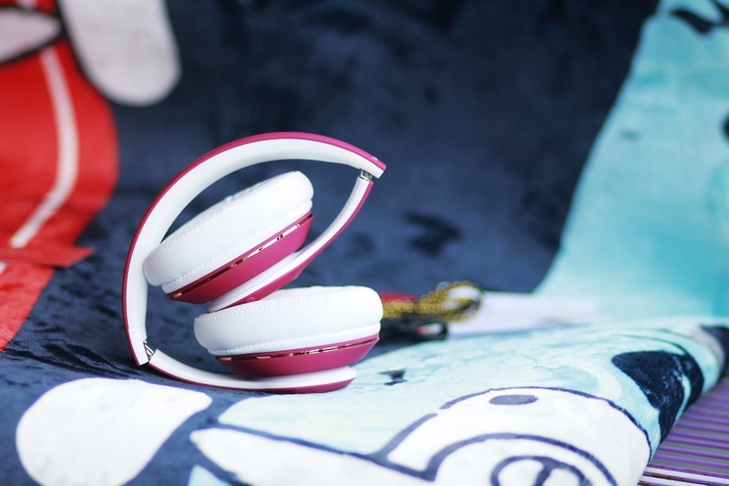 全触控操作 双模设计 Super HD II头戴式蓝牙耳机