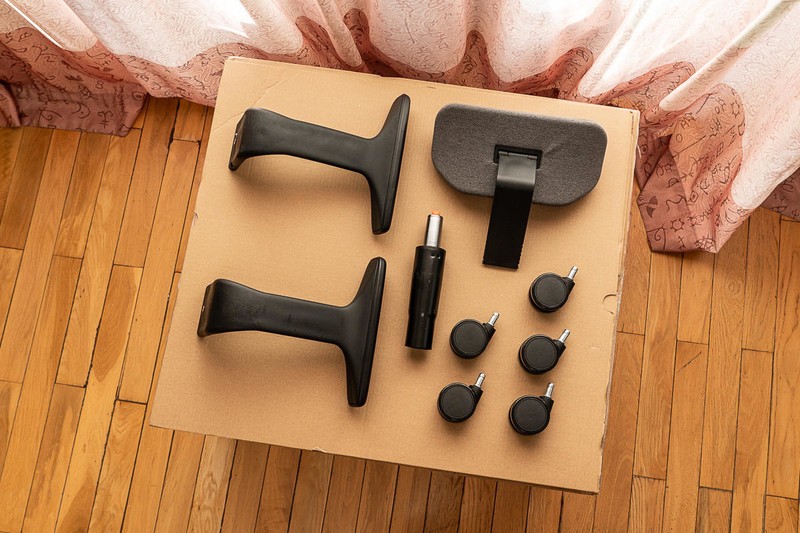 由于长时间在电脑前工作，加之没有注意保持良好的坐姿，非常不幸的患上了腰突，最严重