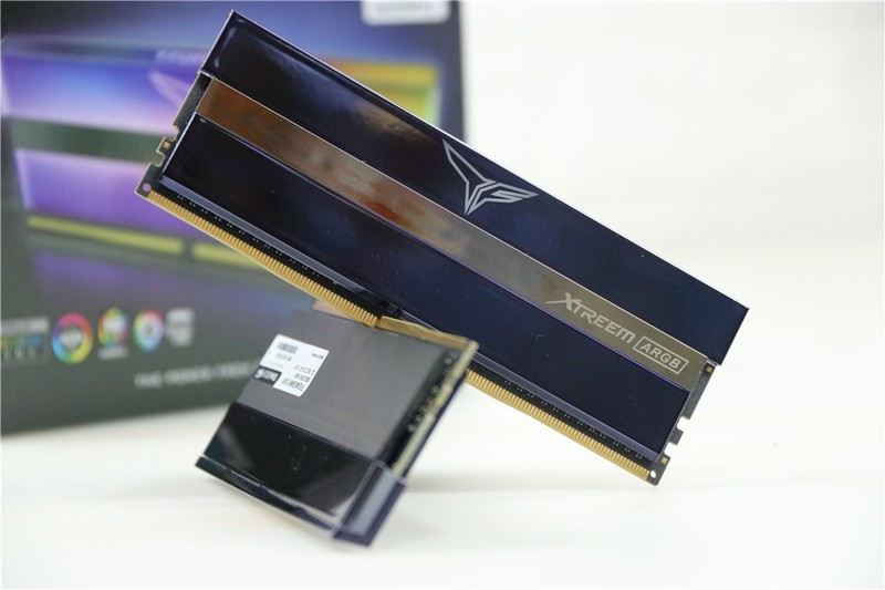 11代酷睿性能提升32%，功耗+温度不增反降，华硕APE 2.0深度体验