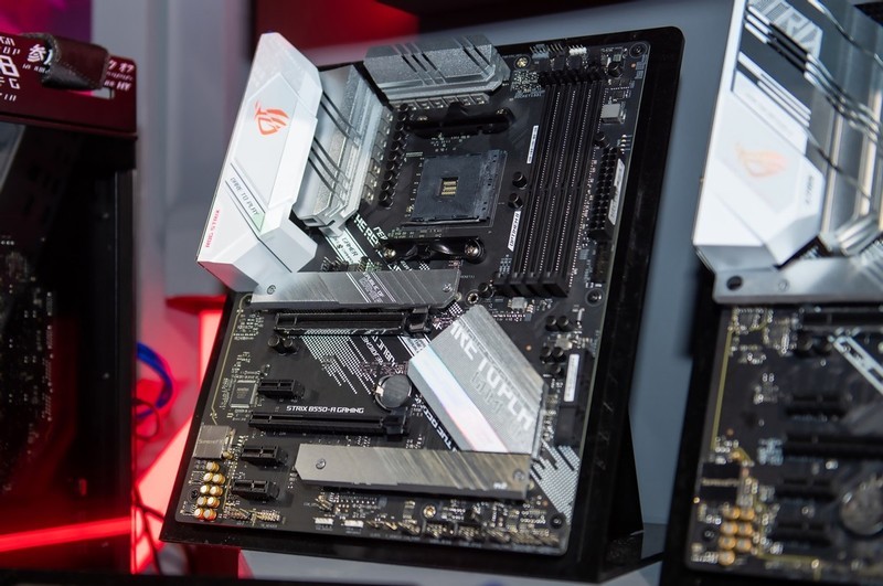 液氮超频+CF对抗赛 华硕主板引爆BW2021