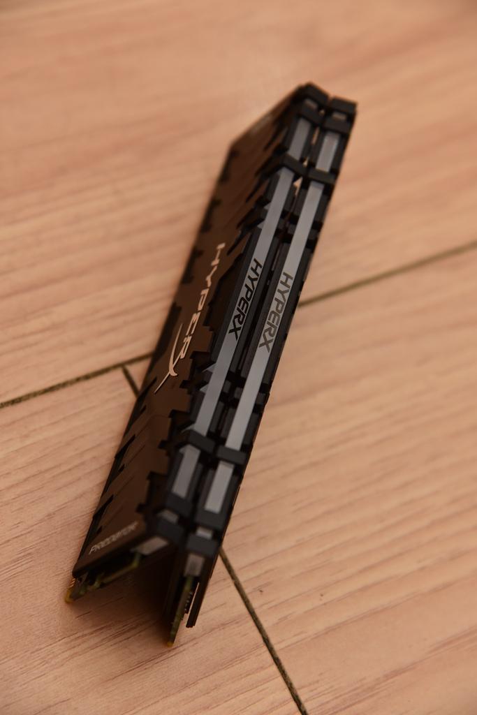 别再迷信360水冷，280水冷轻松压制10900K满频