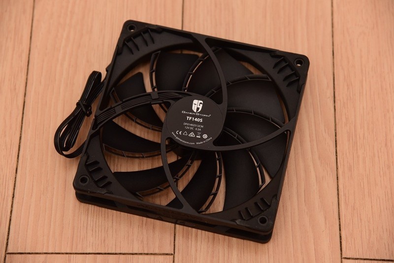 别再迷信360水冷，280水冷轻松压制10900K满频