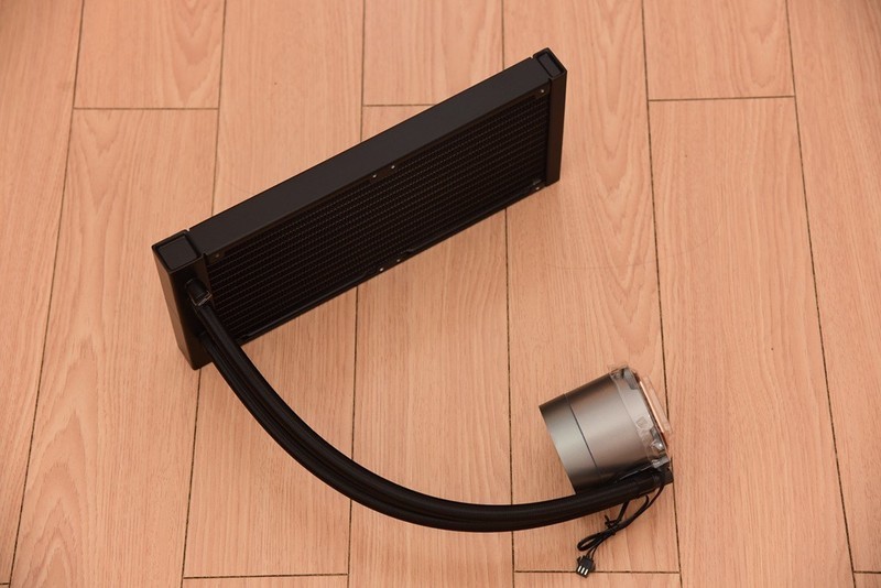 别再迷信360水冷，280水冷轻松压制10900K满频