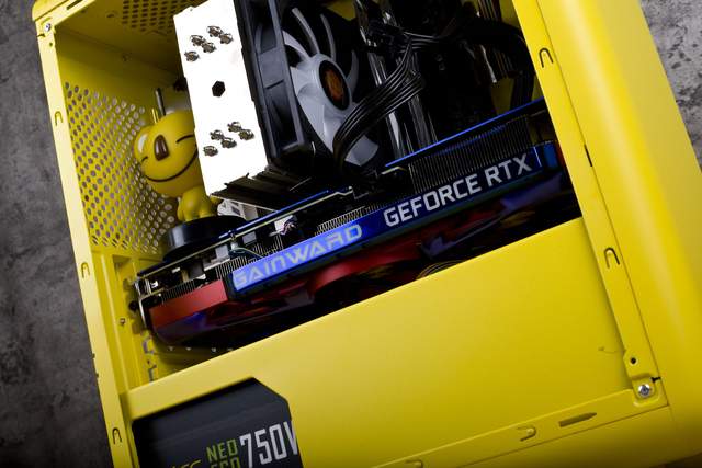 外萌内刚金河田萌兜机箱体验，电竞女神也有少女心