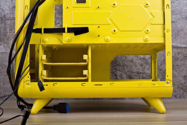 外萌内刚金河田萌兜机箱体验，电竞女神也有少女心