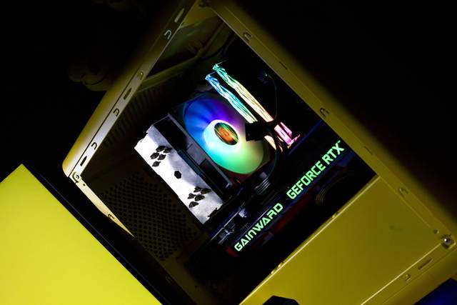 外萌内刚金河田萌兜机箱体验，电竞女神也有少女心