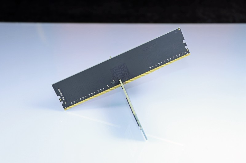 国产长鑫芯的金百达 DDR4 2667 C19 竟然直接 XMP 3200 C16？