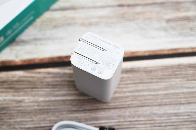 小巧便携，三口快充，电友X21氮化镓充电器体验