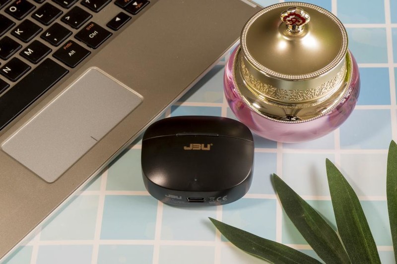 618想要挑选与众不同的耳机？康康这个宫 国风版蓝牙耳机