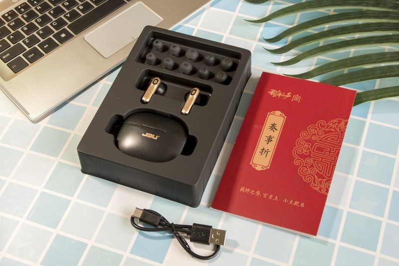 618想要挑选与众不同的耳机？康康这个宫 国风版蓝牙耳机