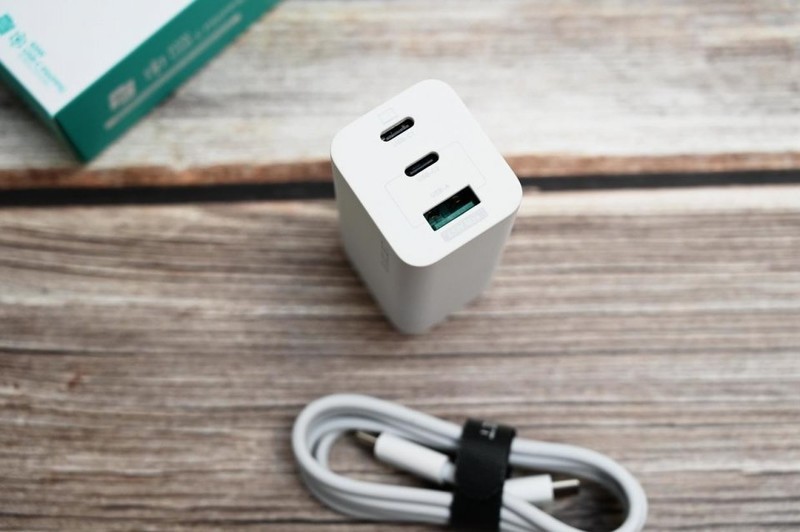 小巧便携，三口快充，电友X21氮化镓充电器体验