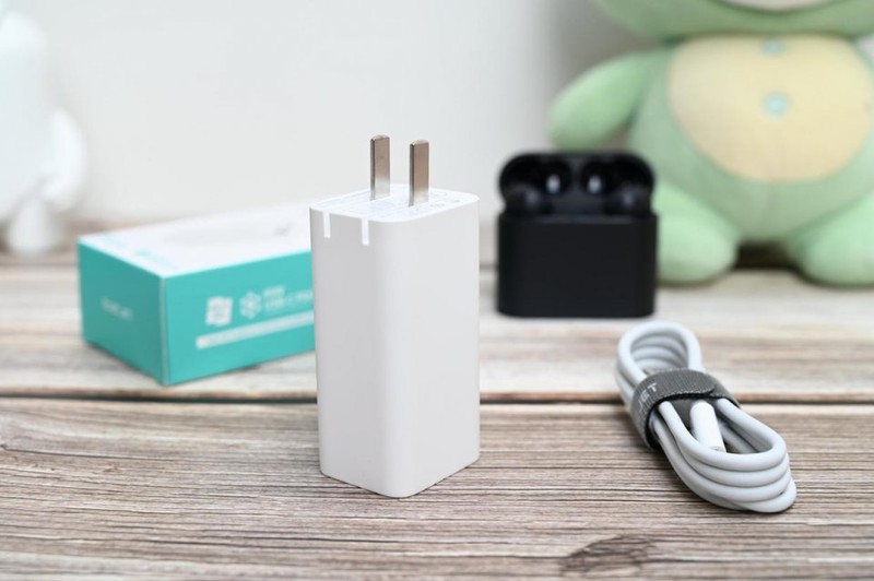 小巧便携，三口快充，电友X21氮化镓充电器体验