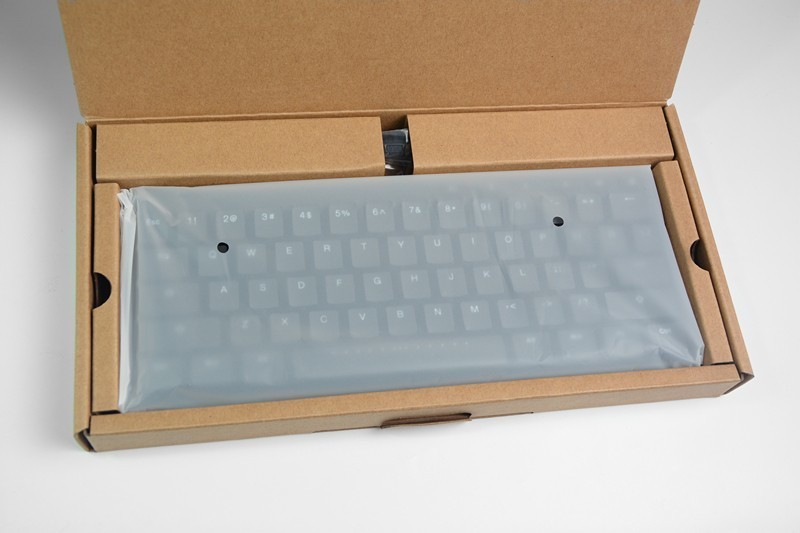 ikbc S200mini体验：可换电池、2.4G无线、小配列、TTC薄轴、199元