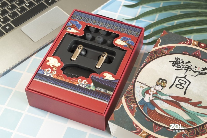 618想要挑选与众不同的耳机？康康这个宫 国风版蓝牙耳机