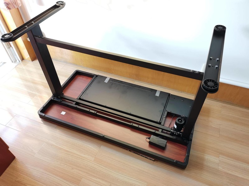 坐立不安的你需要一个乐歌E5电动升降桌，你的健康生活从此开启