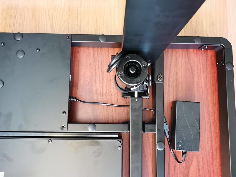 坐立不安的你需要一个乐歌E5电动升降桌，你的健康生活从此开启